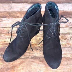 Clarks Artisan Wedge Bootie Black Suede Size 8.5